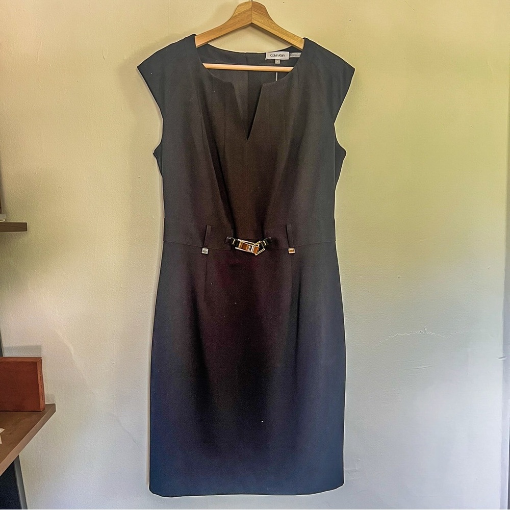 Calvin Klein Women's Black Shift Dress with Gold-Tone Hardware | NWT | Size 8 - Picture 4 of 14